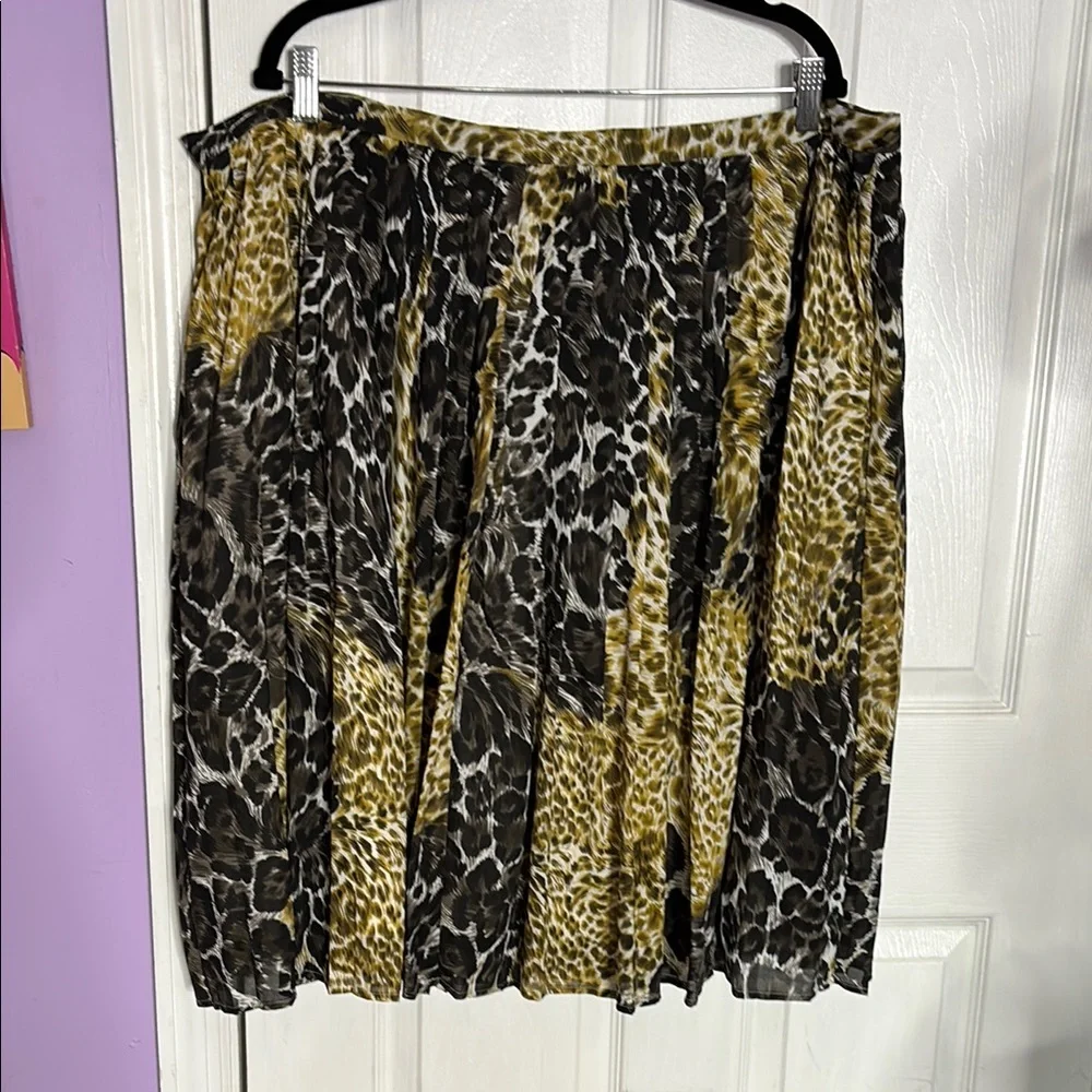 Flowy Knee-Length A-Line Skirt with Pleats